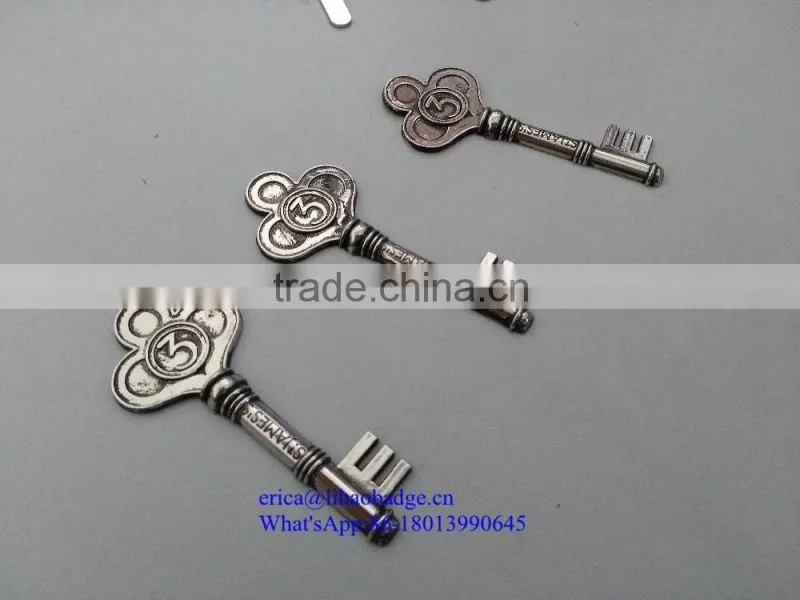 Fashion custom metal decorative keychain/decorative keyring/decorative key holder