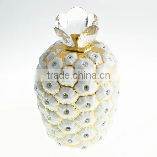 Ceramic Gift Decorative Gold Pineapple Figurine Made With Swarovski Elements V1065-0610-1