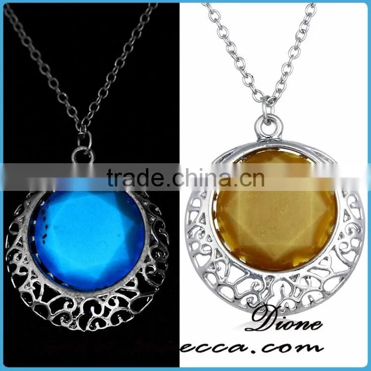 USA Hollow Heart Pendant Luminous Green Glow In The Dark Locket Necklace pendant
