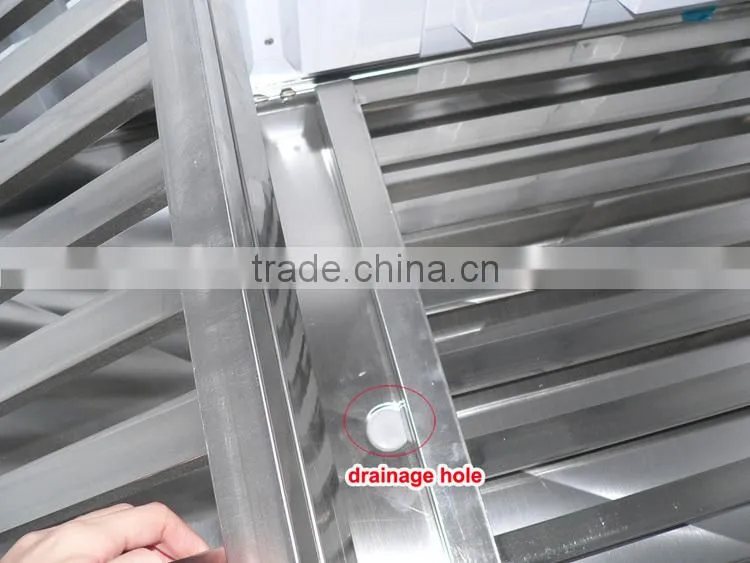 Ice merchandiser of 100 bags ice capacity
