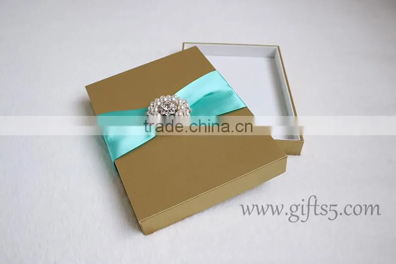 Elegant wedding invitations box
