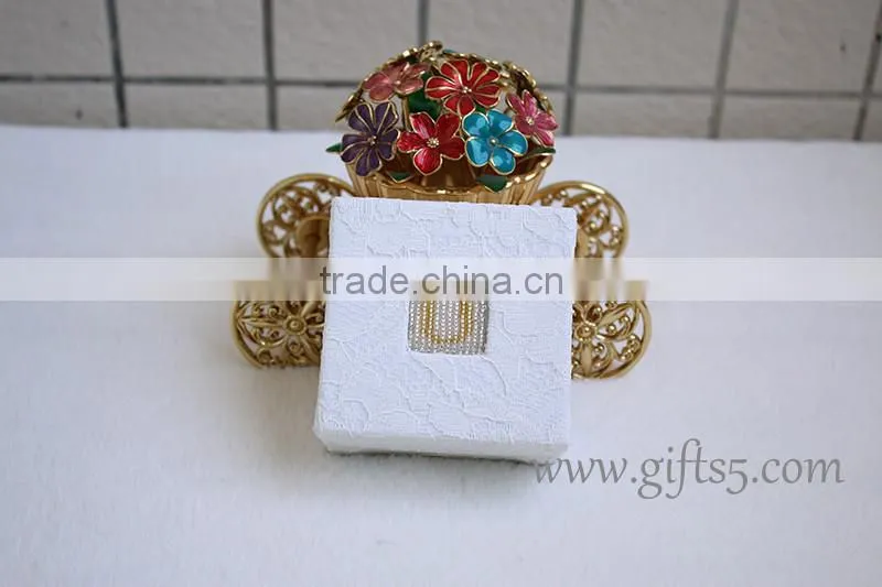 Custom jewellery box for wedding ring with beaded name plate of O