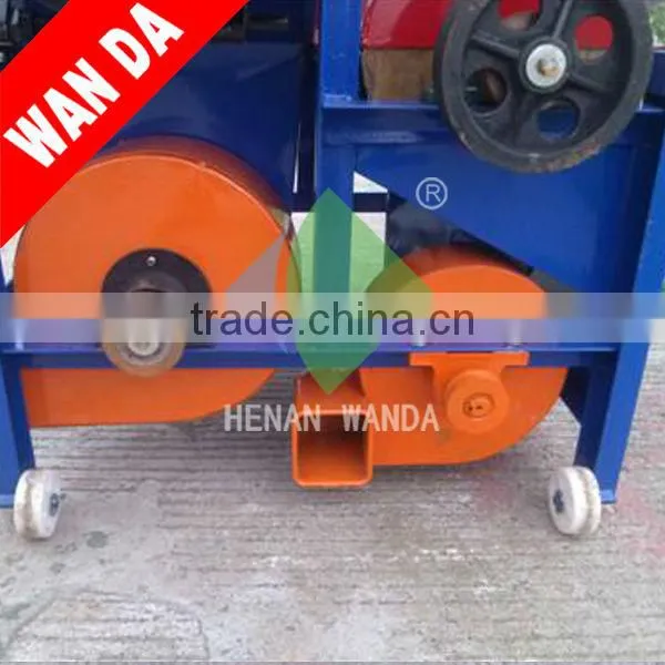 Corn sheller with peeling function