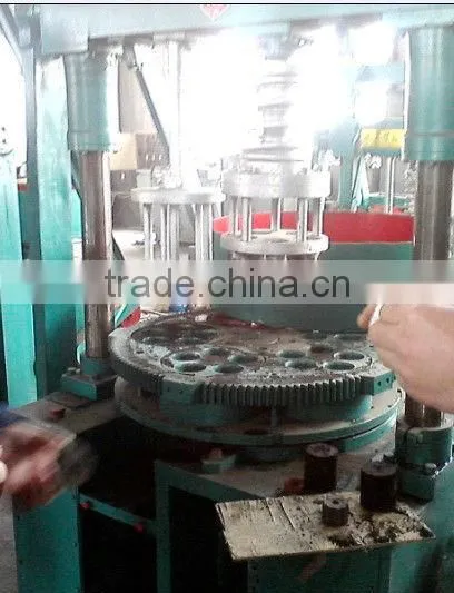 Coconut shell charcoal briquette making machine