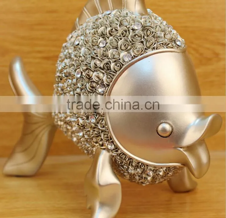 Resin fish decoration with rose pattern