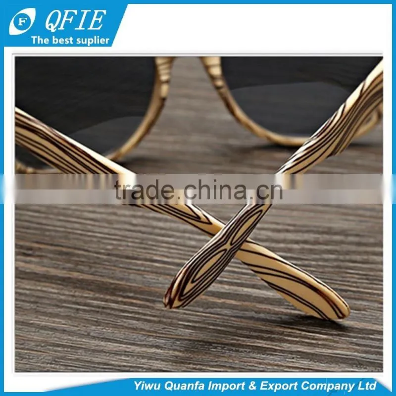 Hot selling fashion grain design imitation wood sunglasses with custom Logo