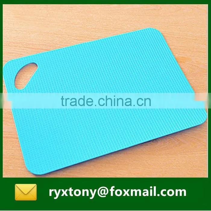 Non-Slip Colored Kitchenware Cutting Board