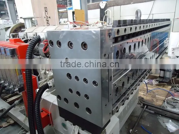 PP corrugated sheet producing machine