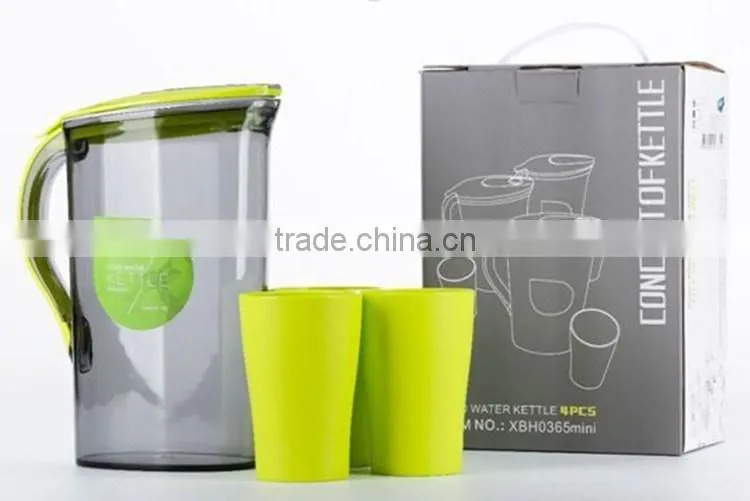 Fashionable plastic water jug with 4 cups