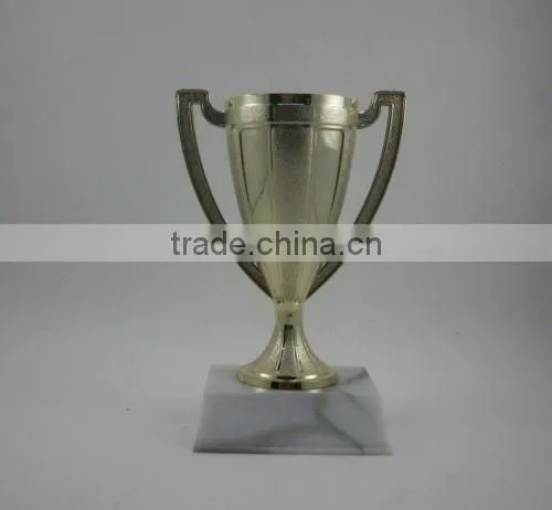 cheap metal brass world cup sports football Gold plated trophy/soccer ball trophy