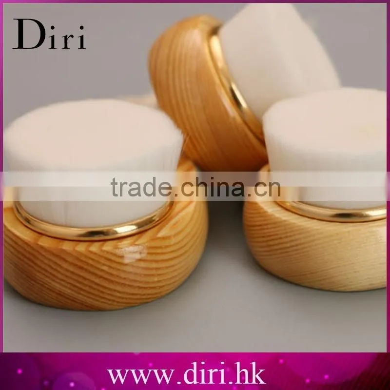 Shenzhen factory high quality wood handle cleaning makeup brushes for women