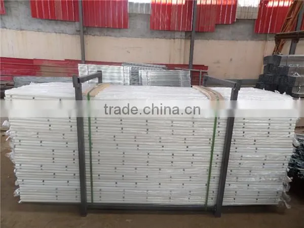 Peach shape metal fence post for curved wire mesh fence