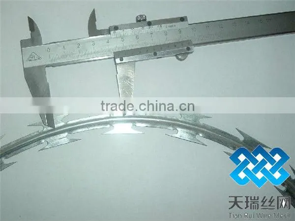 2013Hot-Salel! Low Price Galvanized/PVC Coated Barbed Wire(20yearsfactory)