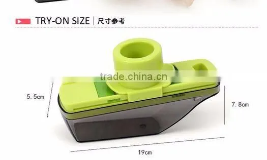cy284 Multifunction Kitchen Vegetable Tool Plastic Garlic Press Grater with Storage for garlic ginger