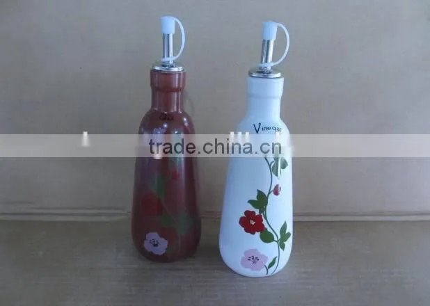 Classical ceramic oil & vinegar bottle set with owl pattern