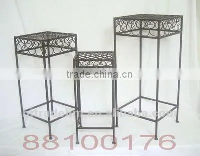 3/S metal round plant holder