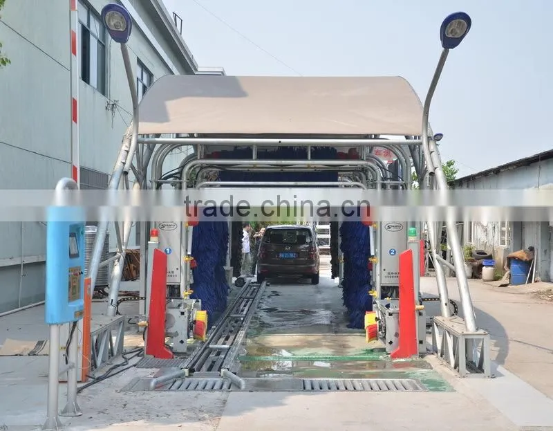Soft touch car wash tunnel