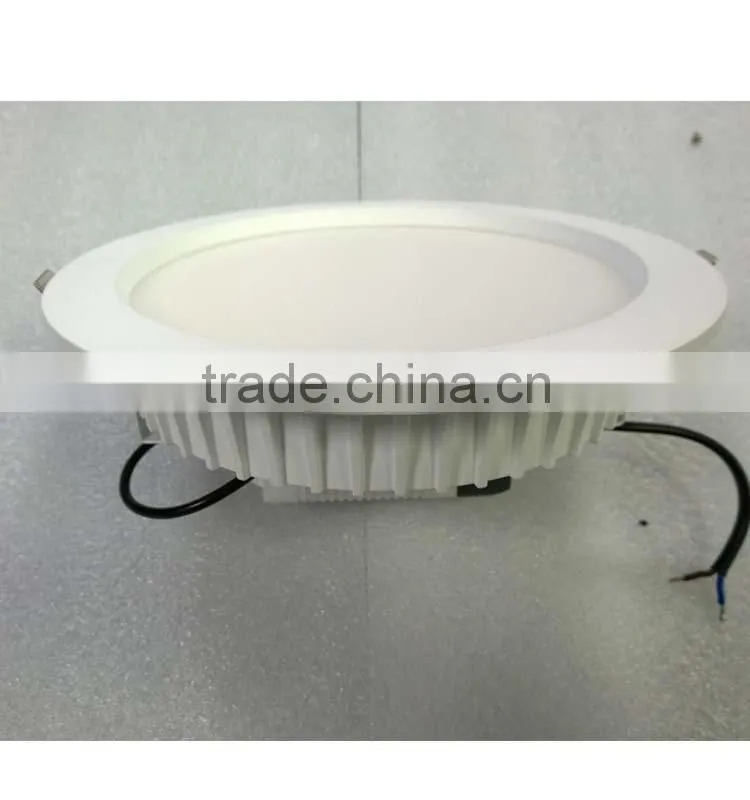 Ceiling mounted Triac dimmable round flat lamp with remote control