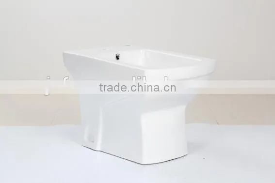 4720 Modern hot selling white color ceramic bidet