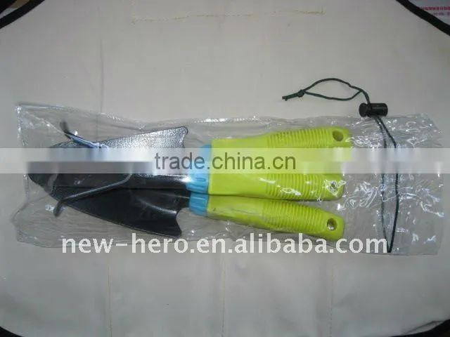 STURDY EASY-GRIP HANDLE GARDEN TOOL