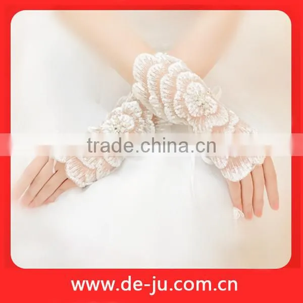 Bowknot Embellishment Long Style White Lace Glove