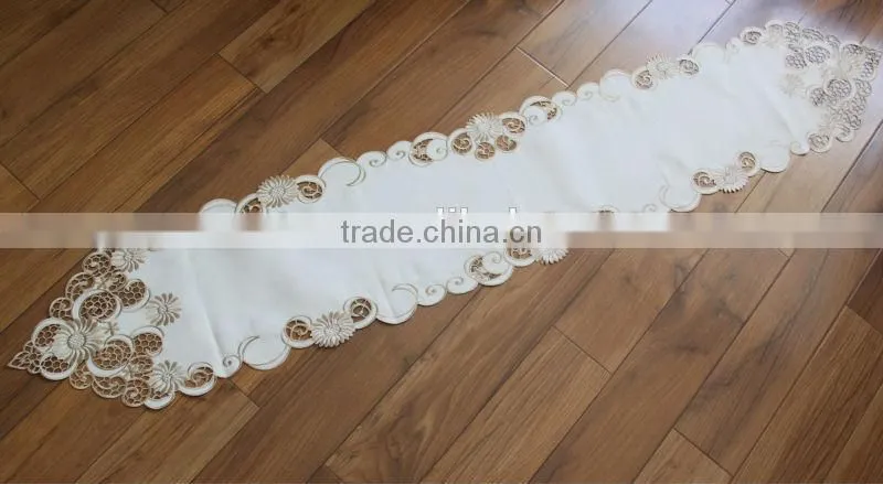 table runner white
