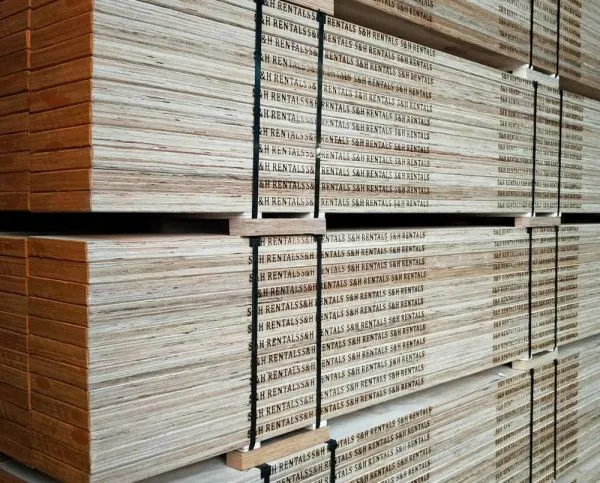 Construction-materials-pine-LVL-scaffolding-plank-for