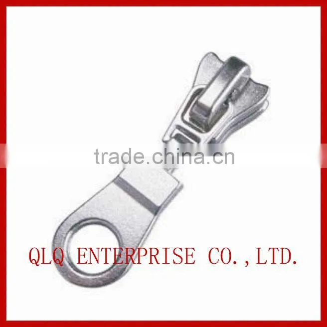 Auto lock zipper and slider