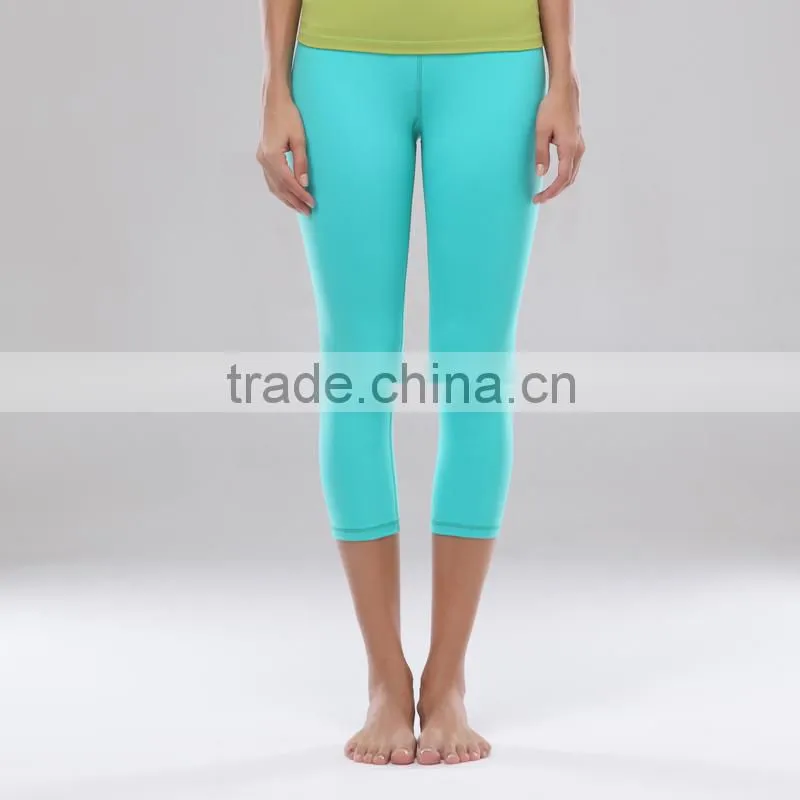 Popular women's yoga capri pants made of 87% Nylon and 13% Spandex girl's fashion sports capri pant