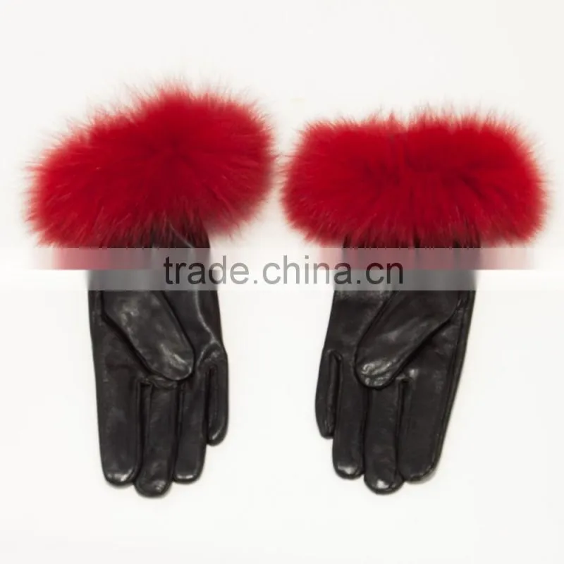Sheep leather gloves with fox fur trim