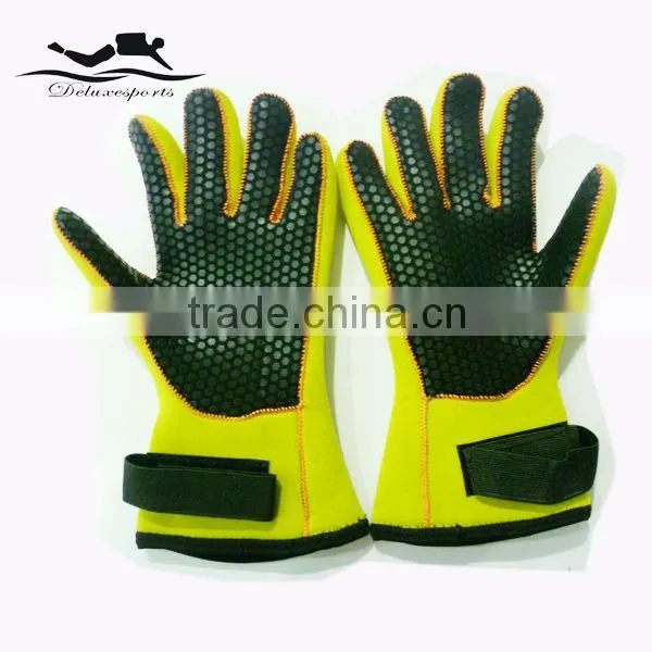 Fluo color diving gloves football net palm gloves for divers