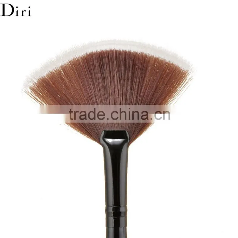 Black Fan-Shaped Handle Facial Brush Skin Care Makeup Tool Facial Concealer Makeup Brush