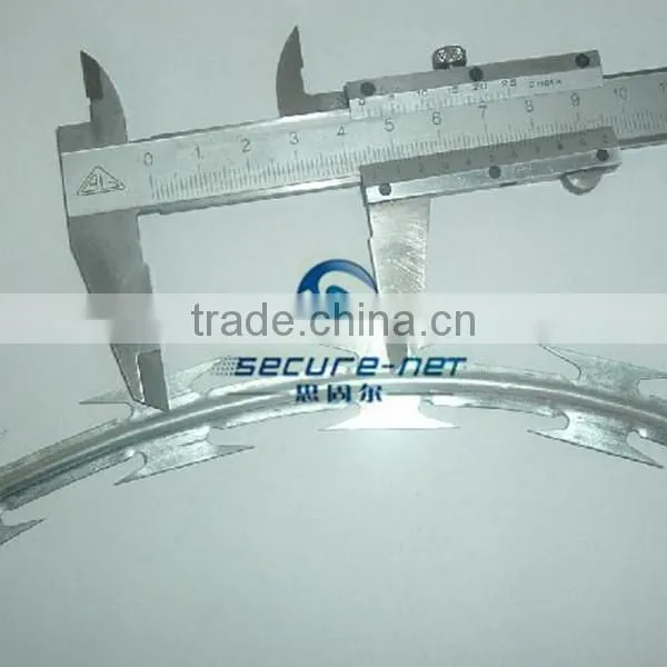 galvanized welded razor barbed wire mesh fence for boundary wall