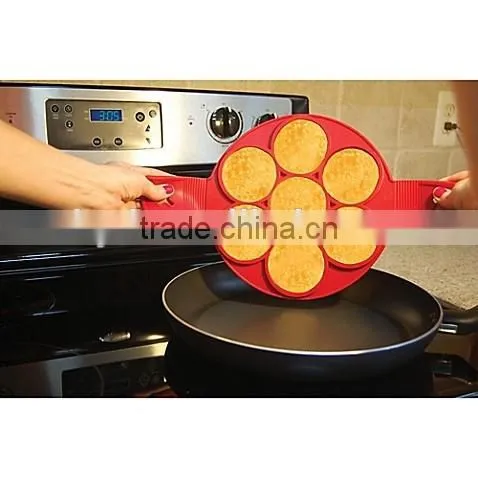 2017 wholesale Flippin Fantastic BPA Free Food Grade Silicone Pancake Mold