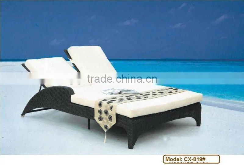wicker sunlounge