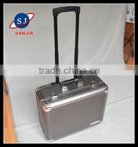 Aluminum Carrying Case with Wheels