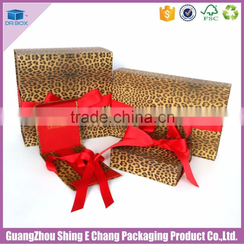 2016 cheap Die plate cardboard packaging box for garment
