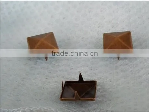 Pyramid claw studs, 4 feet pyramid brass prong studs,conical brass studs