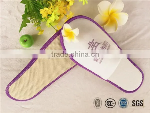 Cheap hotel guestroom plush slipper with violet non-woven piping