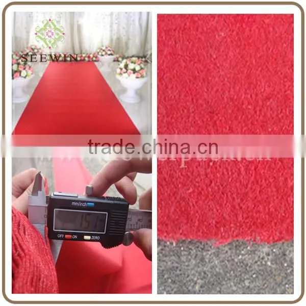 colorful rose petal table and wedding decoration