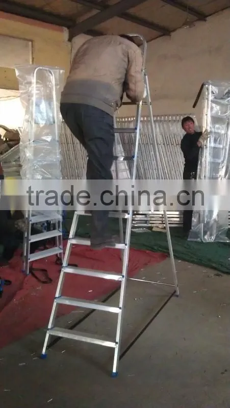 Aluminium straight folding ladder