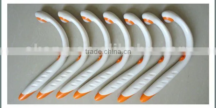 Heating manual neck massager