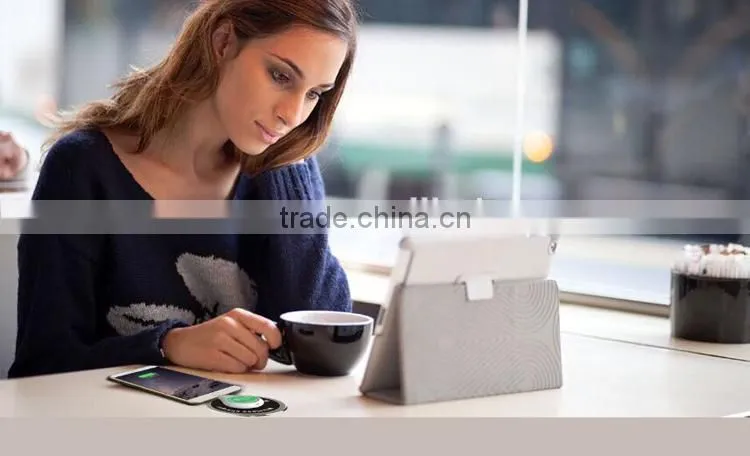 USB Port qi universal wireless charger receiver for iphone and smartphone