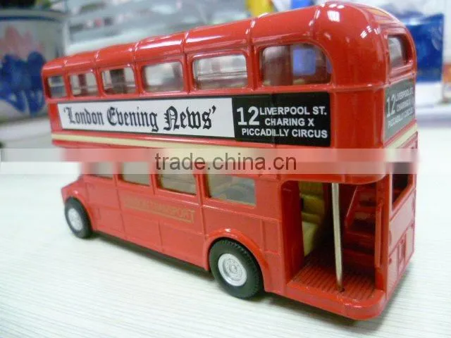 1:72 die cast double-decker model bus