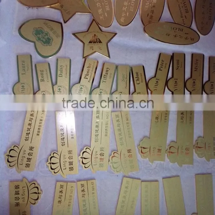 2016 Factory direct sales cheap gold custom metal badge