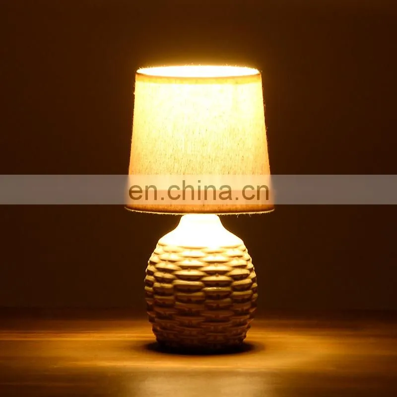 Table lamp item type and European style of rattan pattern home decoration desk lamp