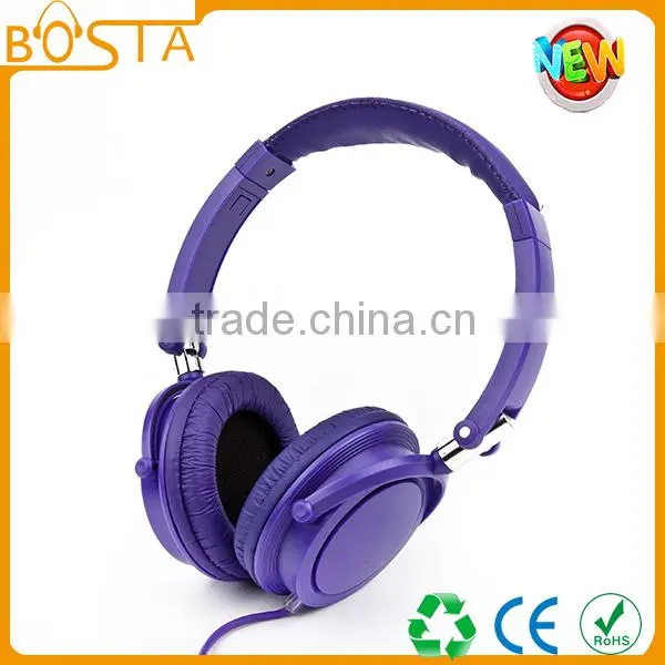 Hit the streets with powerful bass tangle free headphones headsets for smart phone