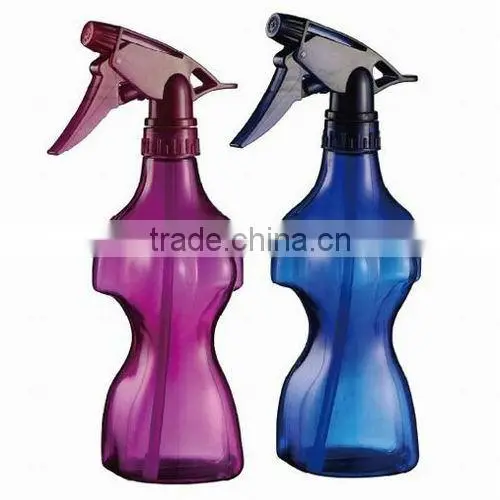 Plastic trigger spray bottle