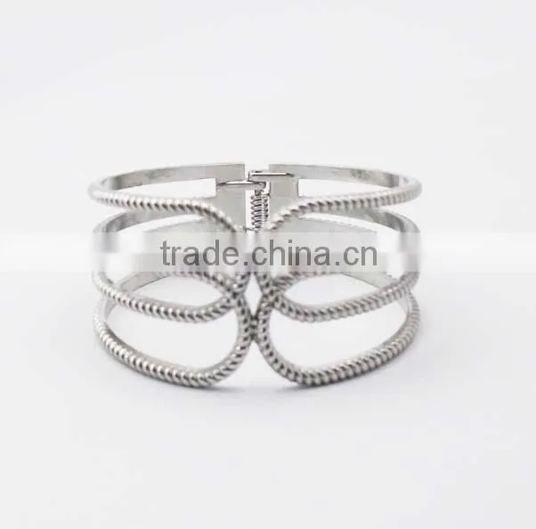 Hollow Wide Screw Thread Cuff Metal Bangle With Spring