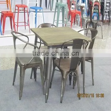 marais Powder Coating Red Table